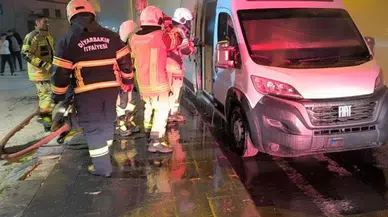 Diyarbakır’da korkutan anlar: Park halindeki araç yandı