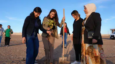 Yaşamdan koparılan kadınlar için Diyarbakır’da fidanlar toprakla buluştu