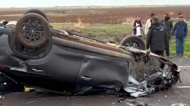 Diyarbakır’da havalimanı yolunda otomobil devrildi