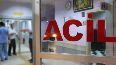 Diyarbakır’da kargo aracı devrildi: 2 kişi yaralandı