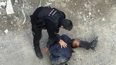 Bağlar'da panik: Sokak ortasında kadınlara saldırdı