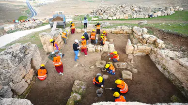 Diyarbakır'da 3 bin yıllık kalede tarih aranıyor!