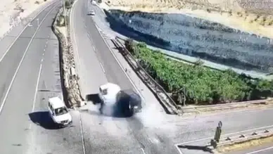 Diyarbakır-Halfeti gezisi kanlı bitti: Feci kazada çok sayıda ölü ve yaralı var