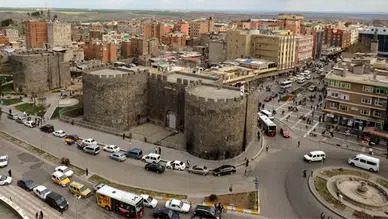 Diyarbakır'da termometreler tavan yaptı: Öğle saatlerinde dışarı çıkmayın!