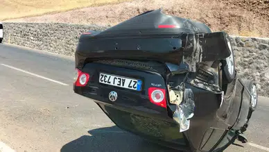 Diyarbakır-Mardin yolunda trafik kâbusu İki ayrı kazada 3 kişi yaralandı