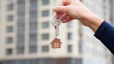 Emekli, asgari ücretli ve memurları ilgilendiriyor! Dar gelirli vatandaşlara TOKİ’den ev verilecek