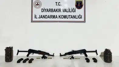 Lice’de üzeri taşlarla gizlenmiş silah ve mühimmat ele geçirildi