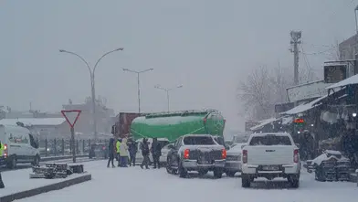 Diyarbakır’da kar kazayı getirdi: Beton mikseri dahil 5 araç çarpıştı