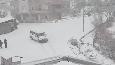 Kulp’ta buzlanma faciaya ramak kala: Kontrolden çıkan transit yokuş aşağı kaydı