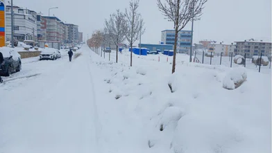 Diyarbakır'ın ilçesinde yollar kapandı: Beyaz esaret başladı