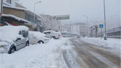 Diyarbakır Kulp'ta kar kalınlığı 1 metreyi geçti: Köy yolları kapandı