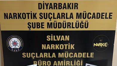 Silvan’da şafak baskını: Yarım kilo uyuşturucu ele geçirildi