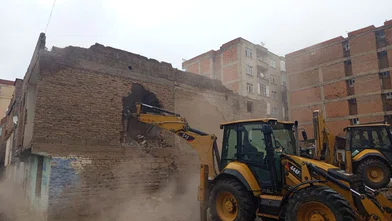 Diyarbakır'da can güvenliğini tehdit eden binalar yıkılıyor