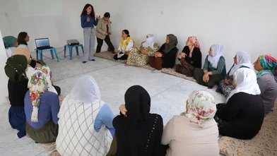 Diyarbakır'da mezrada kadın buluşması: Sağlık taraması da yapıldı