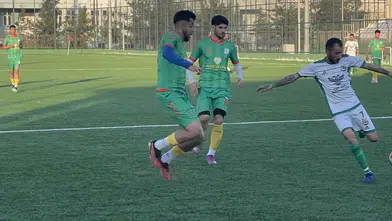 Yenişehir Belediyespor Bağcılar Sportif'e 11 gol attı: Zirveyi bırakmıyor