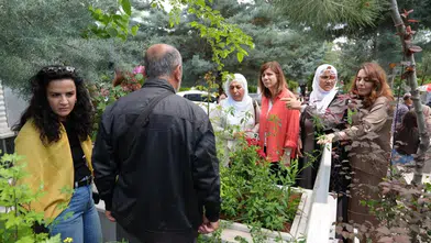 Diyarbakır’da bayram arifesinde mezarlık ziyareti: Eşbaşkan Bucak'tan 'Yalnız değilsiniz' mesajı