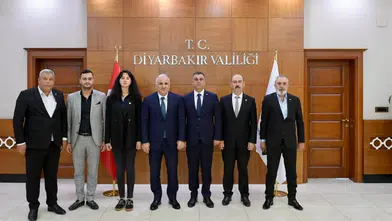Diyarbakır Valisi Zorluoğlu'na CHP İl Yönetimi'nden ziyaret: Şehir için işbirliği ele alındı