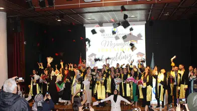 Diyarbakır'da mezuniyet sevinci: Dicle Üniversitesi'nde kep fırlattılar