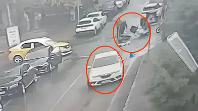 Diyarbakır'da otomobil ile motosiklet çarpıştı: Kaza ucuz atlatıldı