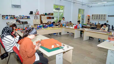 Diyarbakır'da engelliler atölyelerde hem özgüven hem meslek kazanıyor
