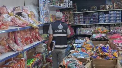 Diyarbakır'da market, tatlıcı ve kuruyemişçilere baskın: Kapsamlı inceleme yapıldı