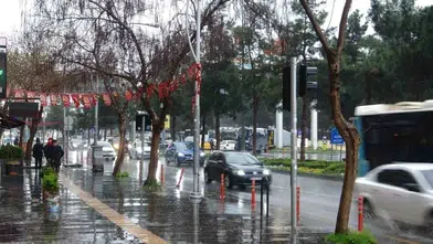 Diyarbakır'da şemsiyeli günler sürüyor: Gök gürültülü sağanak yağış hakim olacak