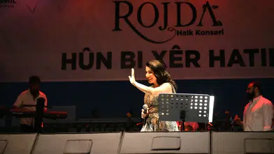 Diyarbakır Kürt Dil Bayramı'nda Rojda'nın konseriyle coştu: On binler alandaydı