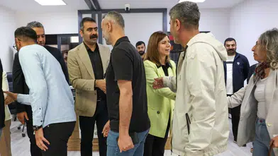 Diyarbakır'da Eşbaşkanlar personeli kapıda karşıladı: Bayramlaşma yapıldı