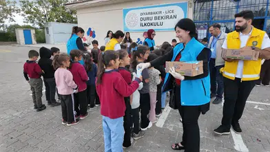 Diyarbakır Lice'de Dünya Süt Haftası etkinliği: Öğrencilere süt ve muz dağıtıldı
