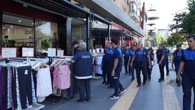 Diyarbakır'da kaldırımları Zabıta kurtardı: İşgale geçit verilmedi