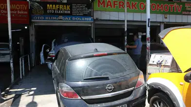 Diyarbakır'da kavurucu sıcaklar oto sanayi sitesinde klima yoğunluğunu zirveye taşıdı