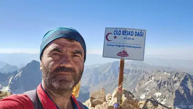 Diyarbakırlı dağcıdan tarihi tırmanış: 4 bin 135 metrede poz verdi