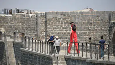 Diyarbakır Surları'nda yürekleri ağza getiren tahta bacaklı yürüyüş Farkındalık için çıktı