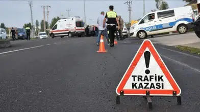 Diyarbakır-Bingöl yolunda minibüs devrildi: Bölgeye çok sayıda ambulans sevk edildi