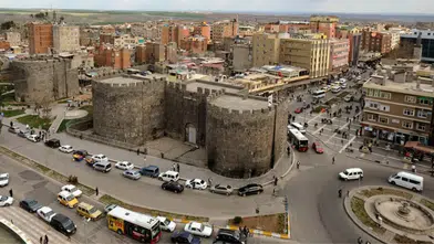 Diyarbakır'da termometreler tavan yaptı: Öğle saatlerinde dışarı çıkmayın!