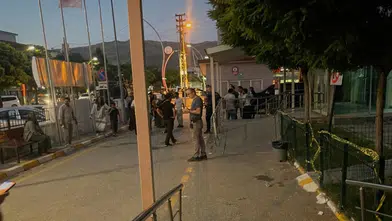 Diyarbakır'dan Van'a giden iki aile birbirine girdi: Çok sayıda yaralı var