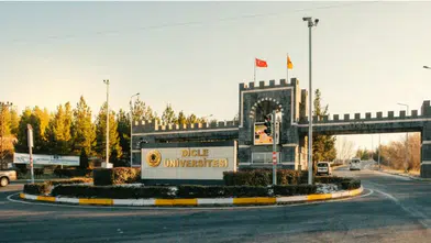 Dicle Üniversitesi'ndeki bölüm 4 yıl burs ve maaşlı staj imkanı sunuyor: Bulunmaz fırsat