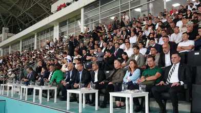 Amedspor'un Trabzonspor'u yendiği maçta protokol tribününde önemli isimler vardı