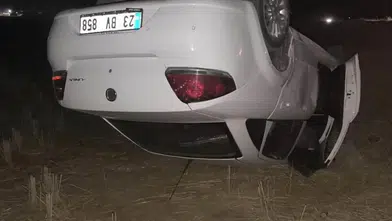 Ergani'de kontrolden çıkan otomobil tarlaya uçtu: Yaralı var