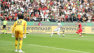Amedspor ile Konyaspor Diyarbakır'da kozlarını paylaşıyor: İlk yarıda gol sesi çıkmadı