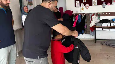 Çermik ve Çüngüş'te 200 öğrenciye kışlık destek: Dernekten anlamlı yardım eli