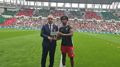 Amedsporlu Gift Orban'a Beşiktaş'a attığı o şık golle eylül ayının en iyisi ödülü