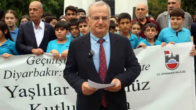 Diyarbakır'da 1 Ekim Dünya Yaşlılar Günü için anlamlı yürüyüş: Büyüklerimize vefa