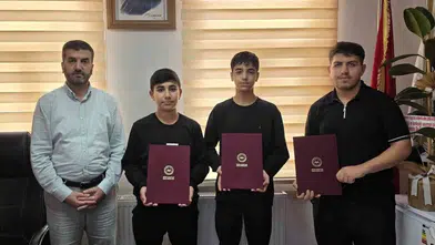 Çermik'te hafızlık eğitimini başarıyla tamamlayan 3 öğrenciye belgeleri verildi