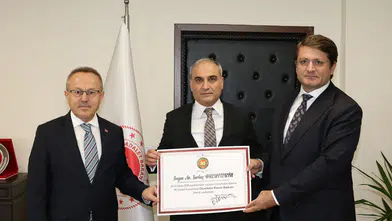 Diyarbakır Barosu'nda görev devri: Yeni başkan ve yönetim mazbatalarını aldı