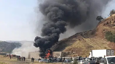 Bitlis-Diyarbakır yolunda korkutan kaza: TIR duvara çarpıp alev aldı