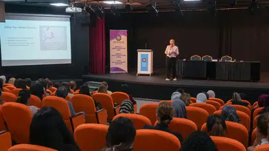 Diyarbakır'da meme kanseri farkındalık söyleşisi: "Şüpheli belirtide gecikmeyin"
