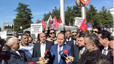 Fatih Erbakan'dan Diyarbakır'da dikkat çeken ziyaret: Çıkarılan 1200 işçiye destek