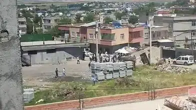 Sur ilçesinde taşlı sopalı kavga Narin Güran davası sanığının yakınları vuruldu