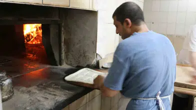 Diyarbakır'da kavurucu yaz sıcağı ve fırın ateşi birleşince Ustalar 60 derecede çalışıyor